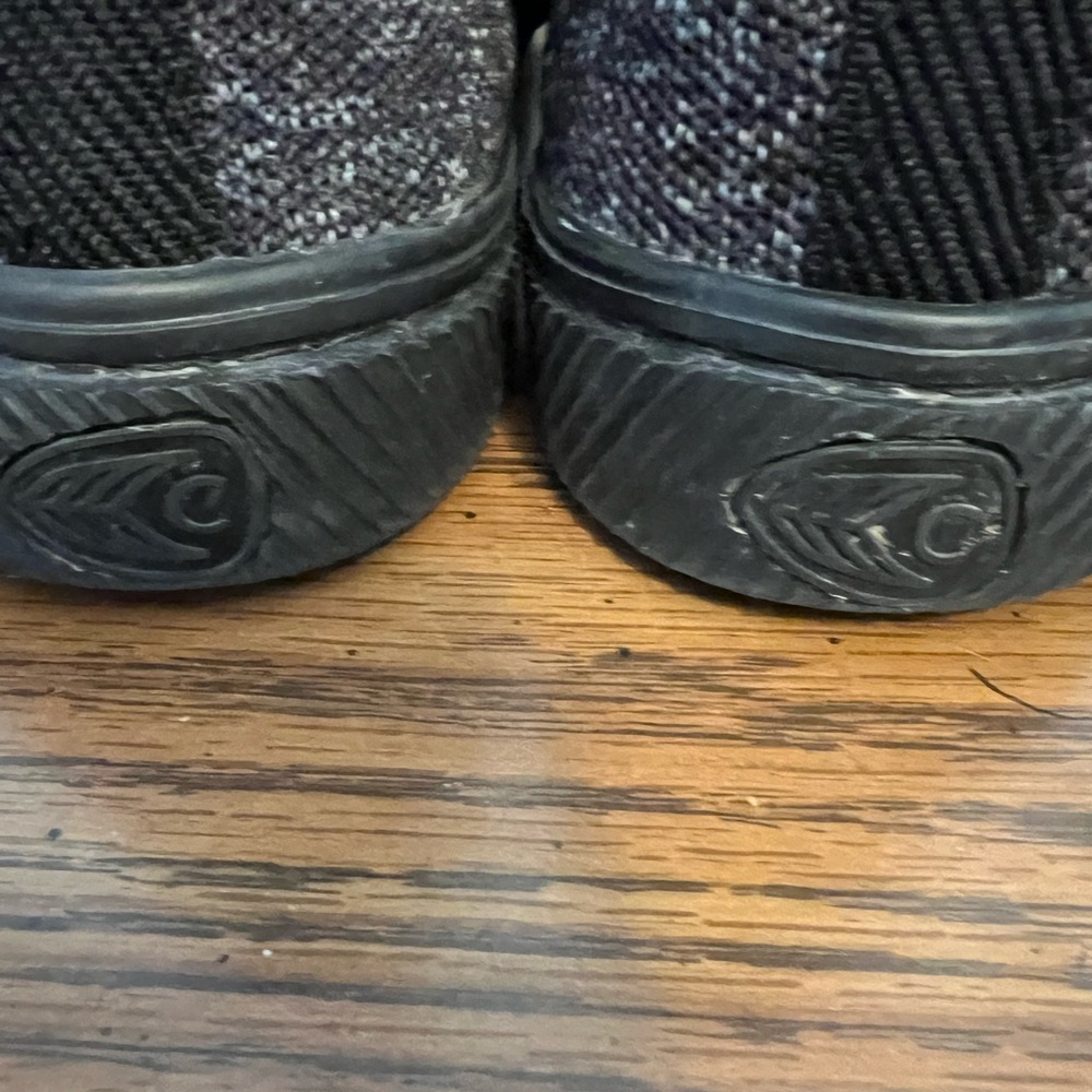 Cariuma Black Gray Casual woven bamboo knit IBI Sneakers. Sustainable - Picture 7 of 10